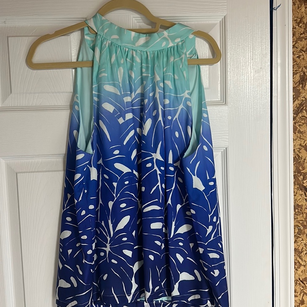 Vineyard Vine silk top worn once